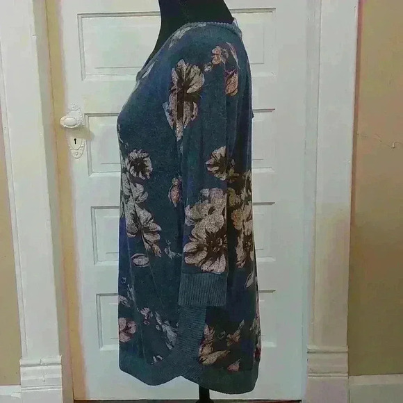 Maurices sweater. #0012A - Picture 3 of 5